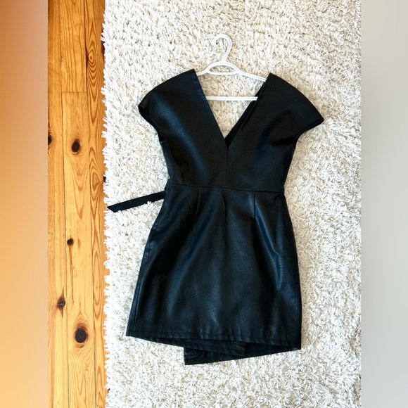 Top Shop NWT faux leather Wrap Dress - Picture 3 of 6